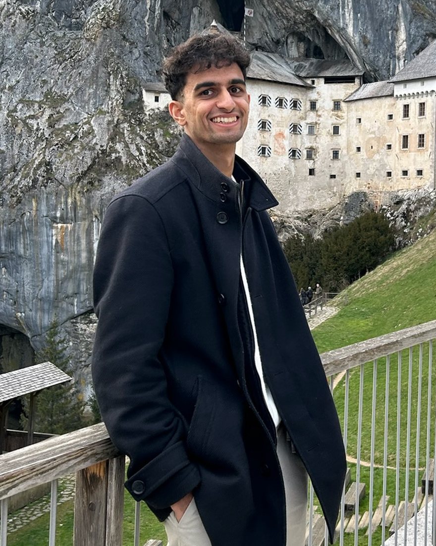 Kiaan, founder of ResolveIt, smiling.
